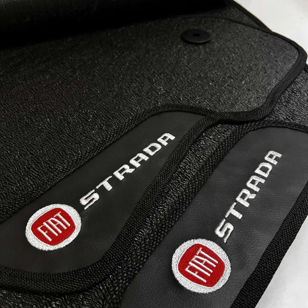 TAPETE BORRACHA PREMIUM STRADA 2012 A 2019 2 PEÇAS (CABINE SIMPLES)